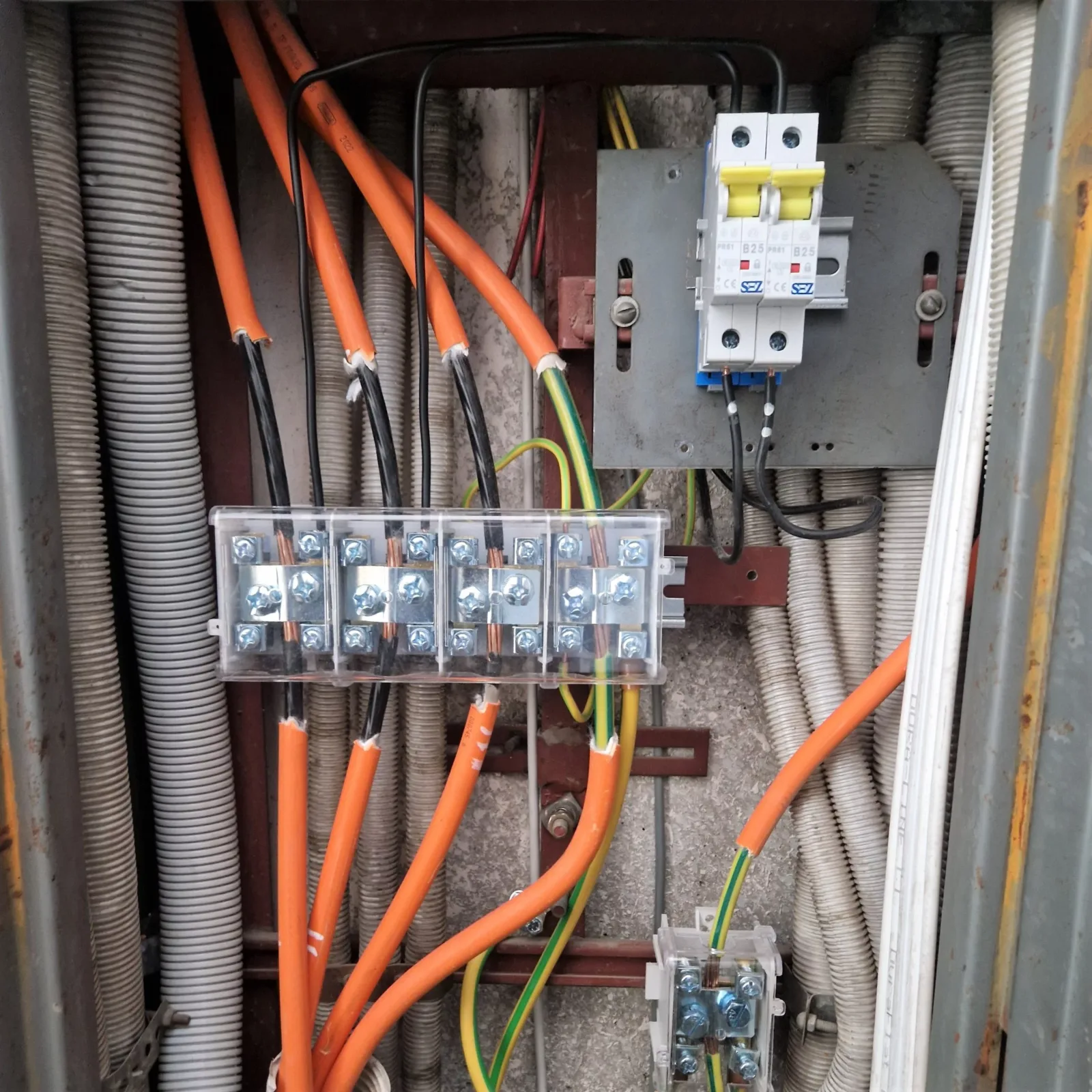 Jozef Konišovský - Elektrikarvychod foto 2