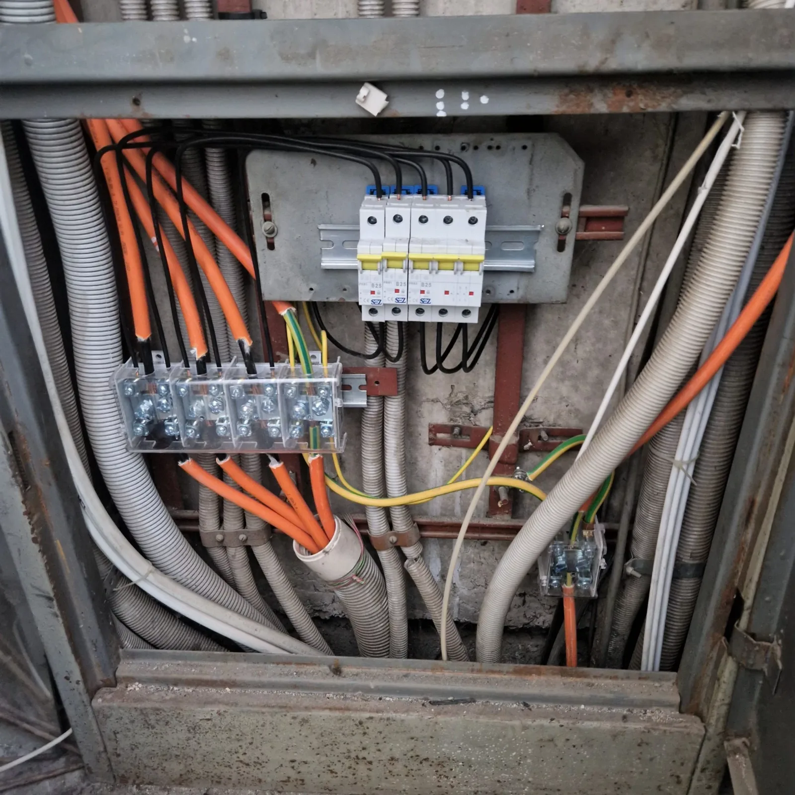 Jozef Konišovský - Elektrikarvychod foto 6