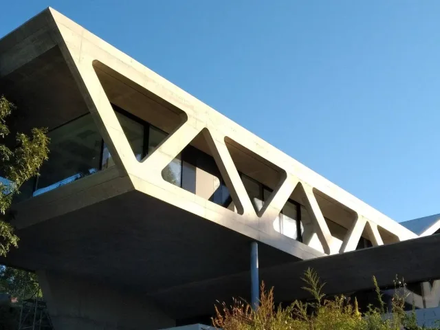 Dvojposchodový dom