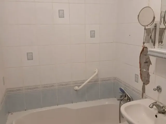 Rekonštrukcia kúpelňe a záchoda – fotka 6
