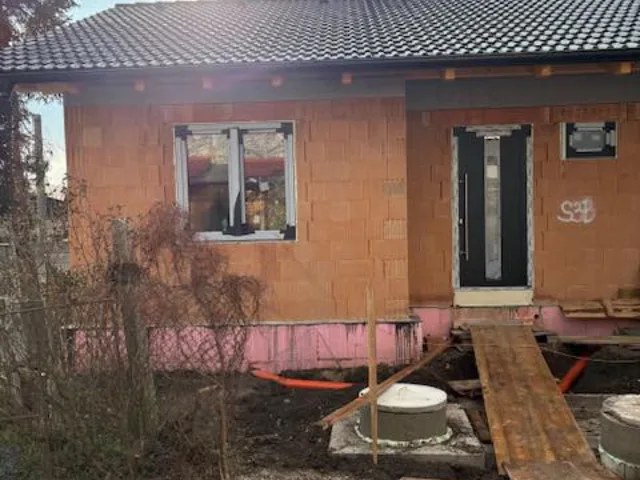 Realizácia okien a dverí u rodinného domu – fotka 2