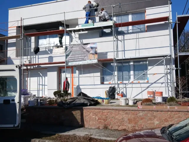 Zateplenie rodinného domu, fasáda, hydroizolácia balkóna, obklad balkóna – fotka 5