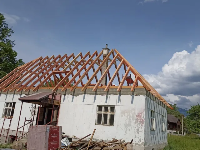 Dodávka a montáž materiálu na strechu – fotka 3