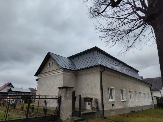 Prekrytie strechy kurie falcovanym plechom – fotka 6