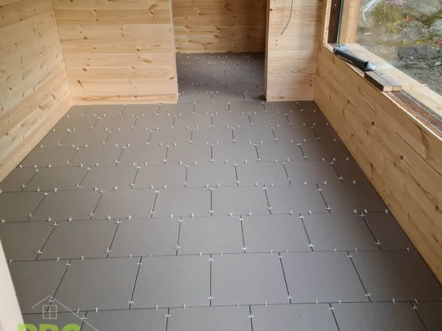 Pokládka dlažby do sauny – fotka 2