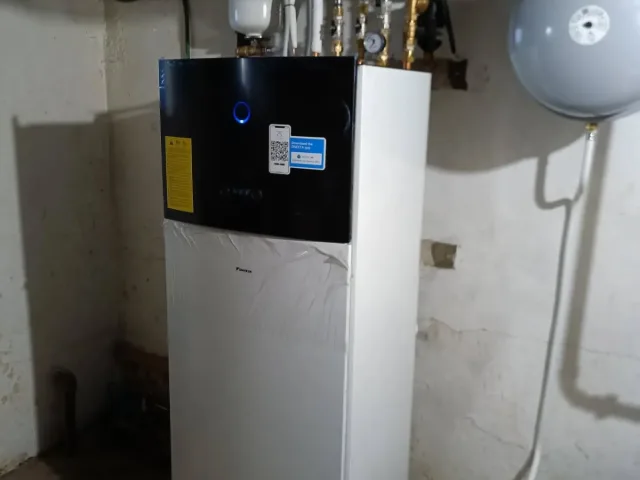 Dodanie a montáž tepelného čerpadla Daikin Alterma 12kW. – fotka 3