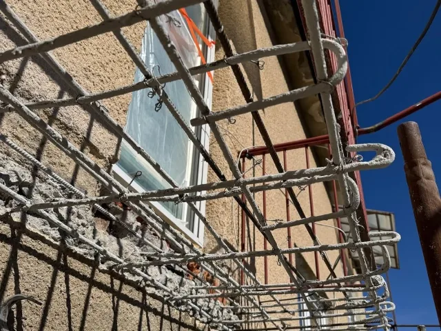 Kompletná rekonštrukcia balkónov a lódžie na bytovom dome – fotka 4