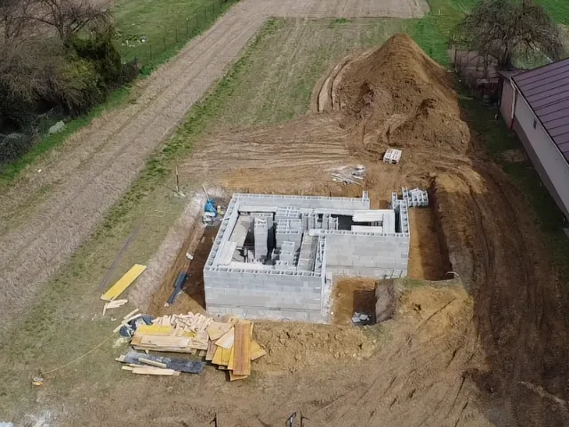 Výstavba hrubej stavby – fotka 2