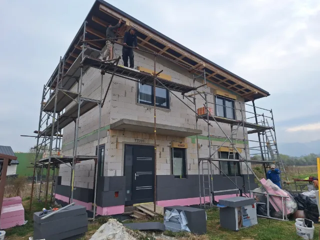Fasádne práce na novostavbe – fotka 3
