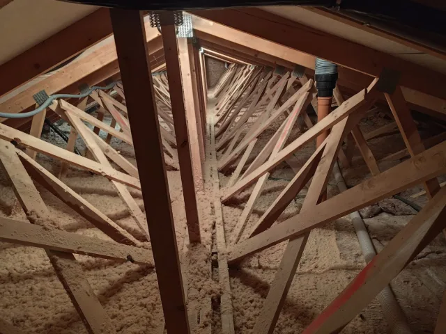Realizácia voľného fúkania drevovláknitej izolácie – fotka 4