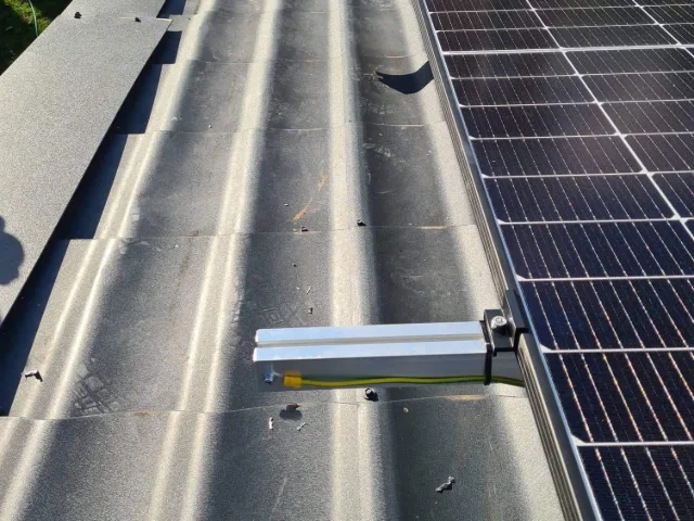 Realizácia fotovoltaických panelov – fotka 2