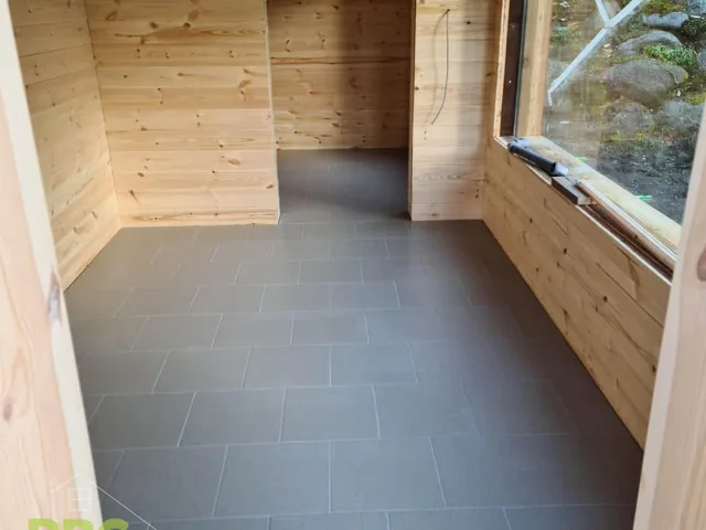 Pokládka dlažby do sauny – fotka 4