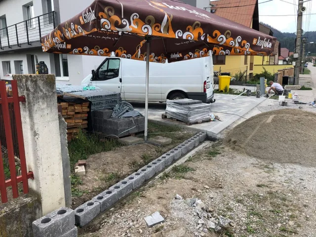 Výstavba plotu – fotka 2
