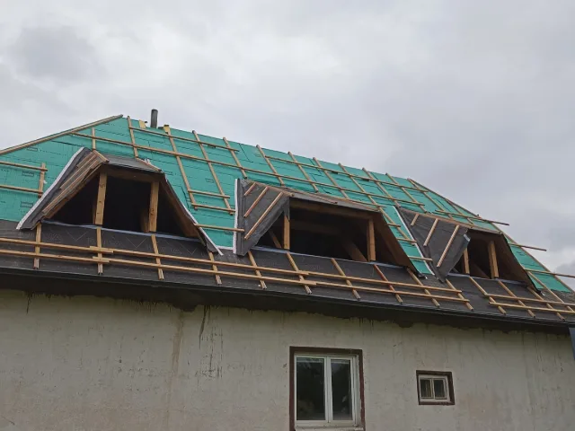 Dodávka a montáž materiálu na strechu – fotka 6