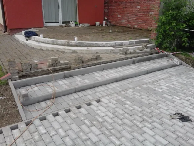 Realizácia zámkovej dlažby – fotka 6