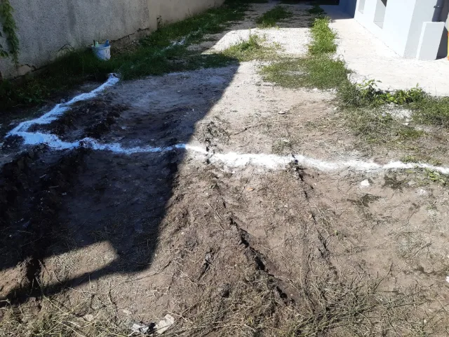 Zámková dlažba, gabionový plot – fotka 6