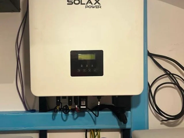Inštalácia FV meniča Solax X3 Hybrid 10kW + batérie s kapacitou 17,4kWh – fotka 3