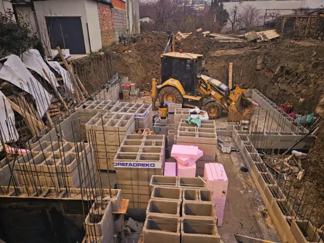 Základy rodinného domu s pivnicou – fotka 4