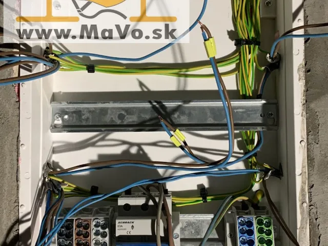 konštrukcia starej bytovej elektroinštalácie – fotka 2