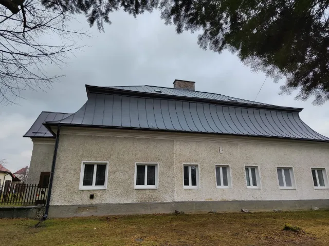 Prekrytie strechy kurie falcovanym plechom – fotka 5